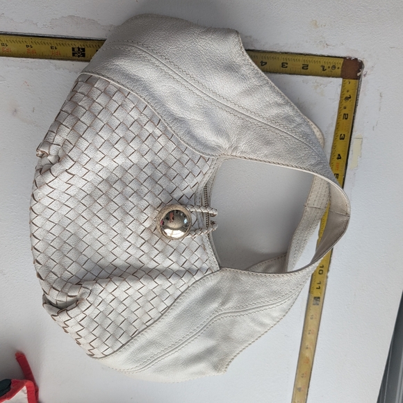 NEW Bill Blass White Leather 17" Wide Crossoiant Purse Braided Shoulder - Picture 10 of 11